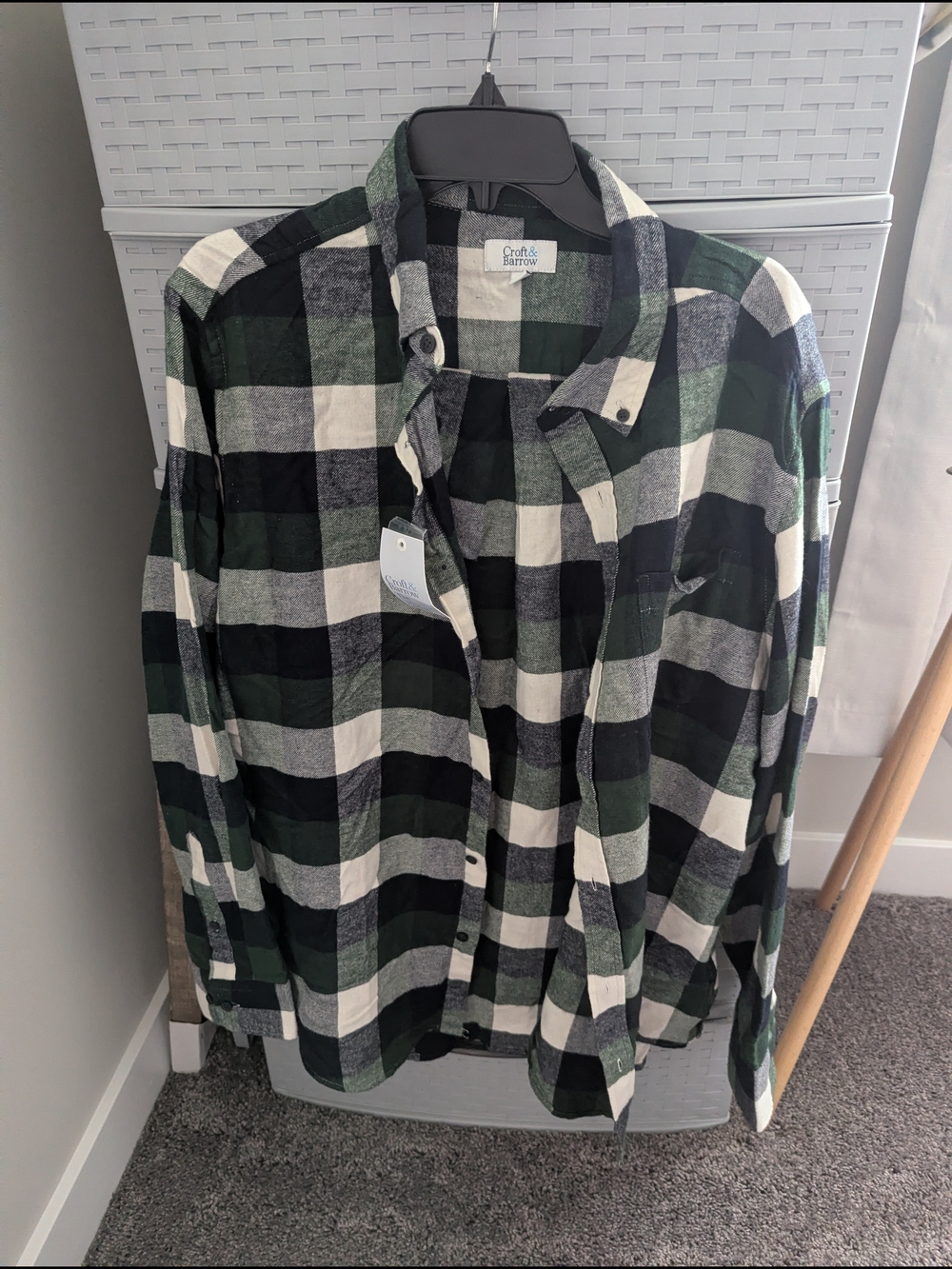 croft & barrow Green Black White Plaid Button-Down Shirt